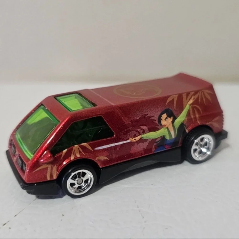 Hot Wheels Disney Mulan '69 Volkswagen Squareback Dream Van - Picture 1 of 6